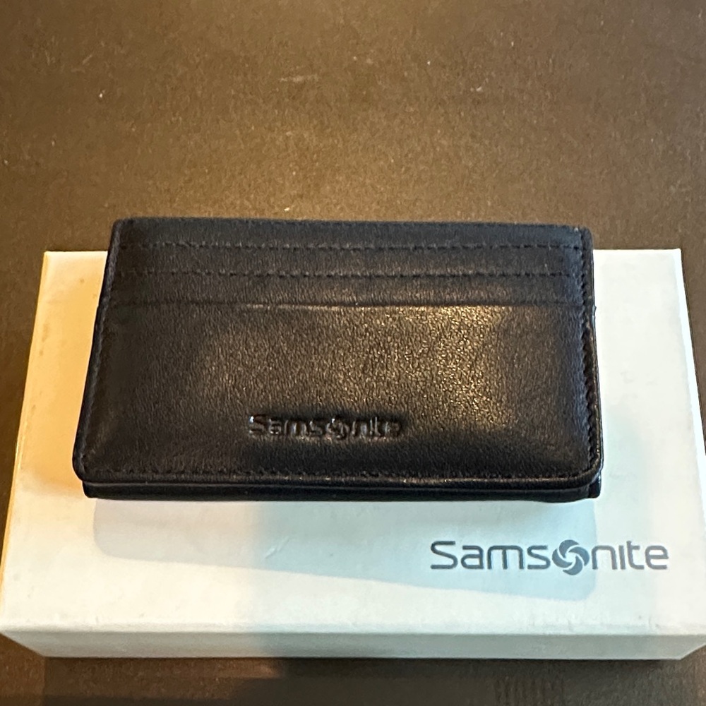 Samsonite Elegant Black Leather Key Holder